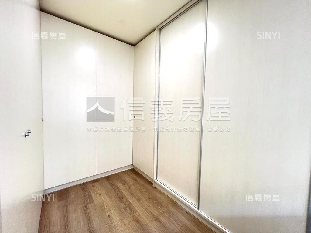 世紀紅大空間露臺戶附車位房屋室內格局與周邊環境