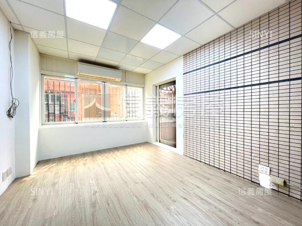 世紀紅大空間露臺戶附車位房屋室內格局與周邊環境