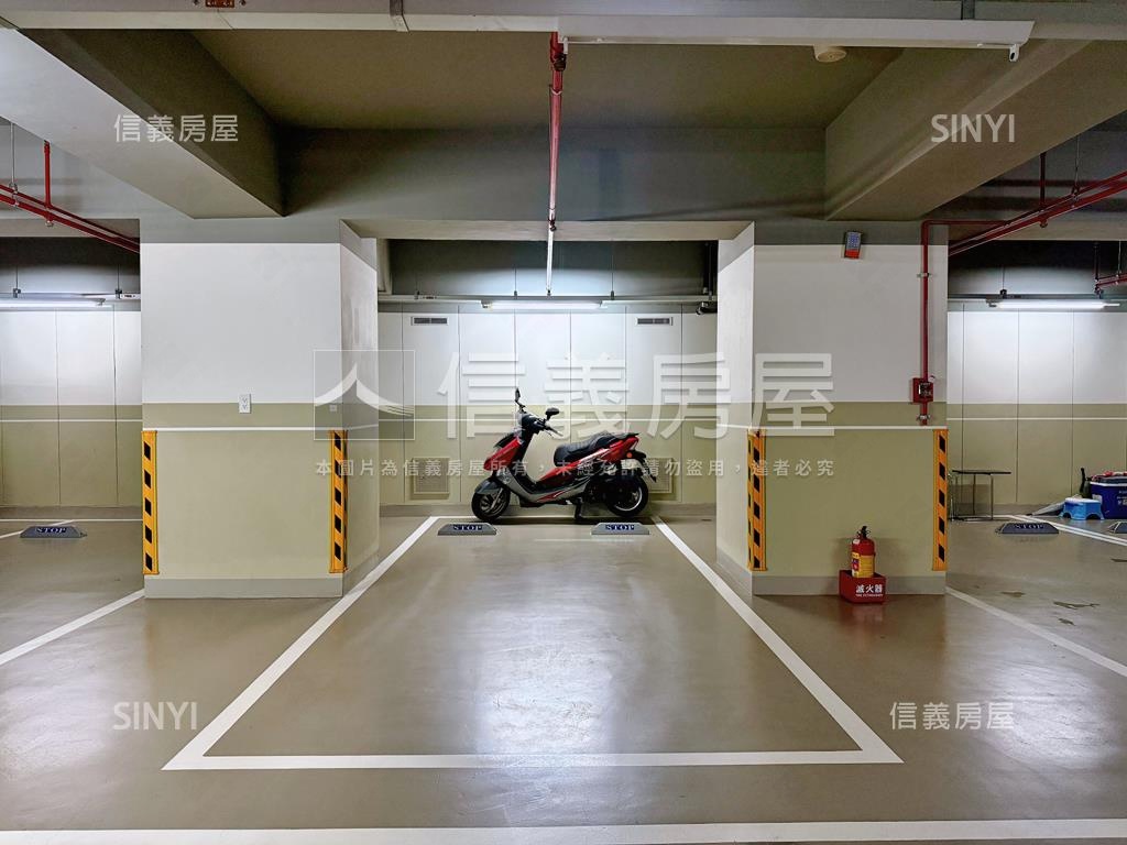 世界花園精美兩房車位房屋室內格局與周邊環境