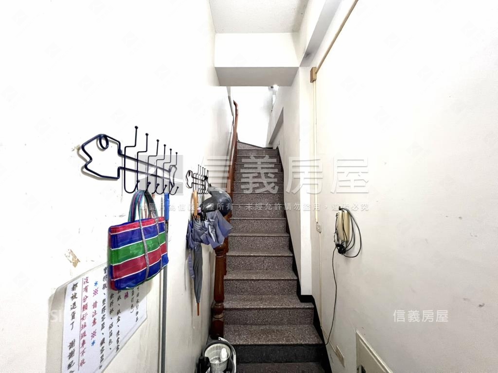 崑山學園皇龍店面宿舍房屋室內格局與周邊環境