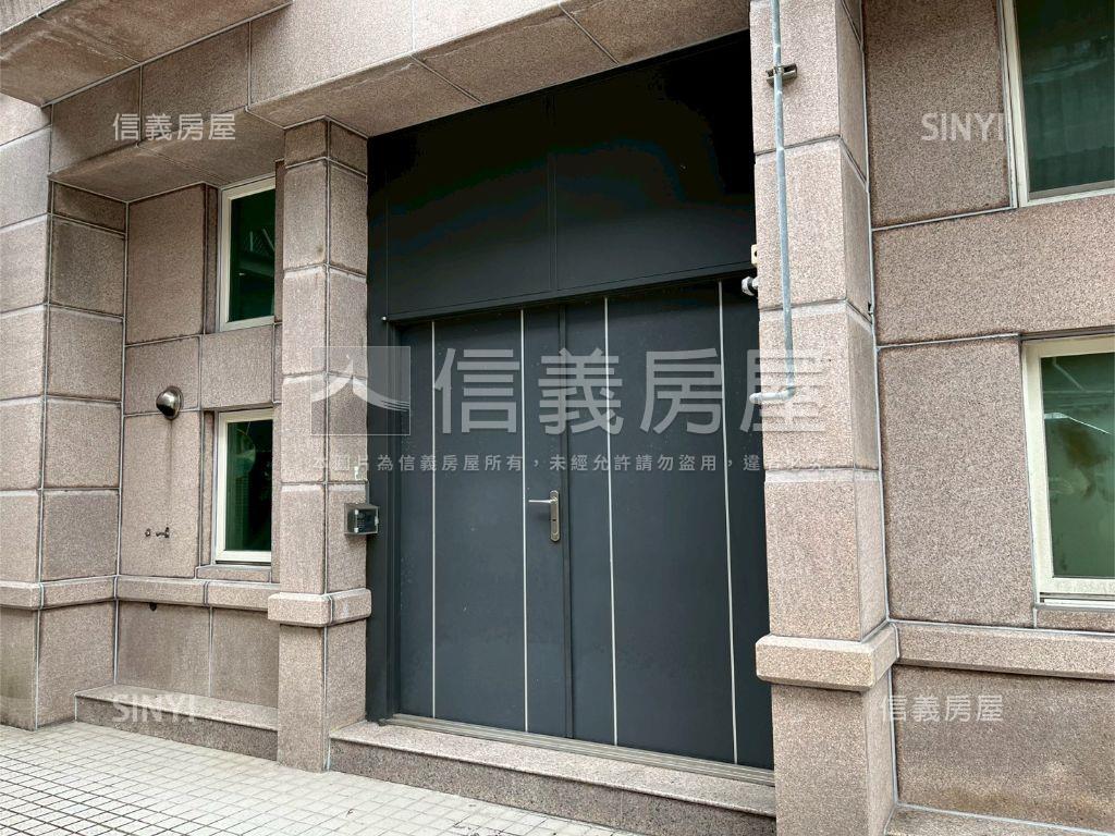 三興國小旁三角窗店面房屋室內格局與周邊環境