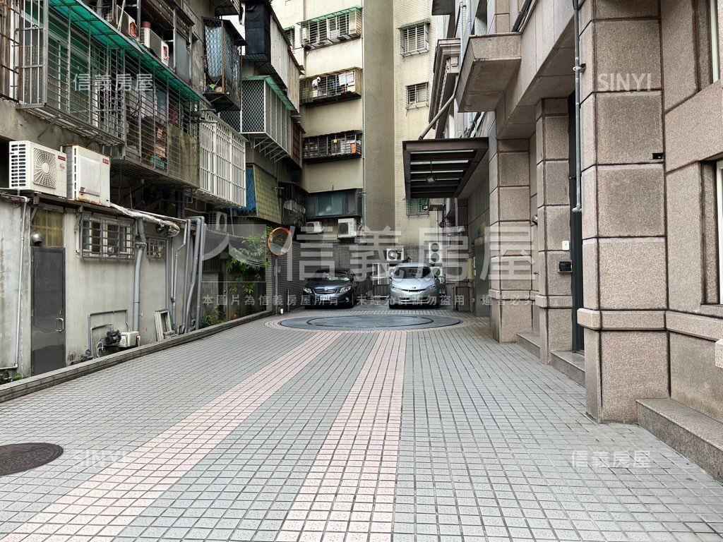 三興國小旁三角窗店面房屋室內格局與周邊環境