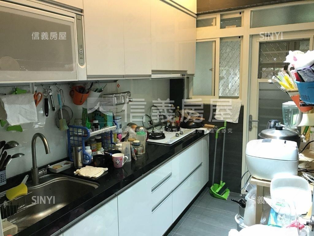 【綠景】捷運邊間稀有二樓房屋室內格局與周邊環境