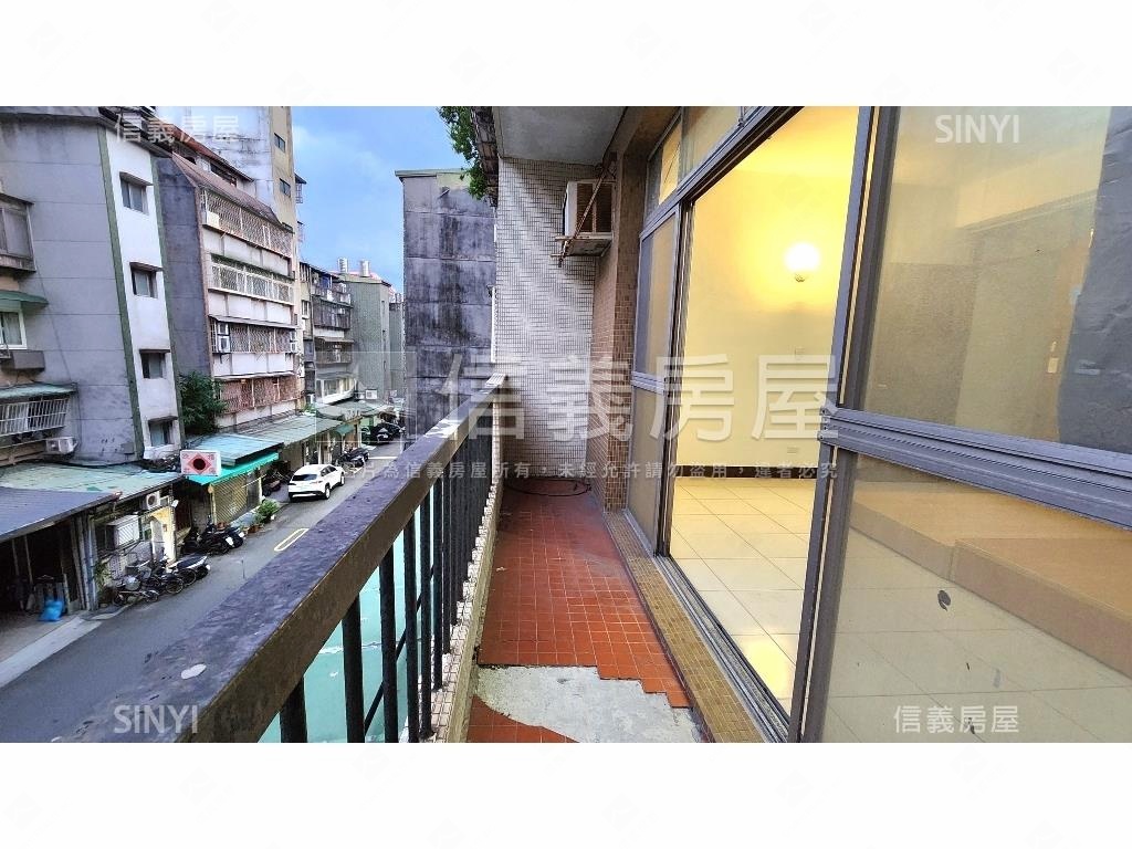 六張犁捷運黃金三樓房屋室內格局與周邊環境