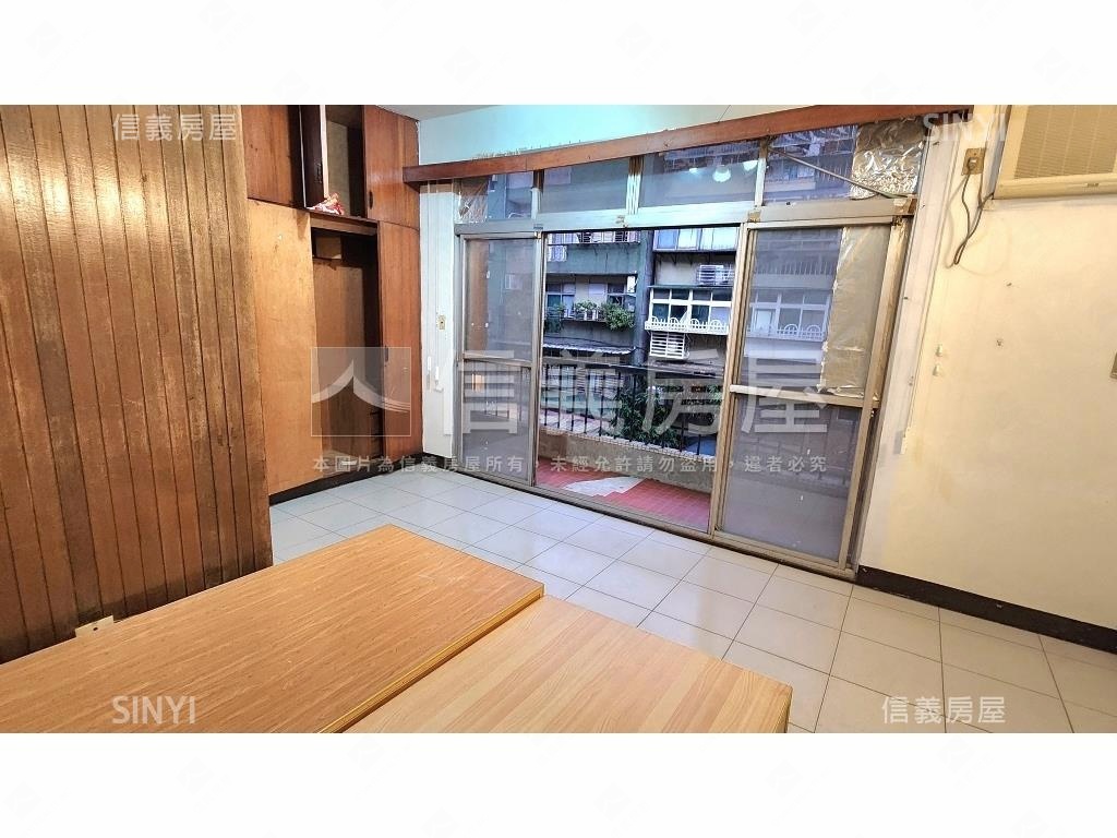 六張犁捷運黃金三樓房屋室內格局與周邊環境