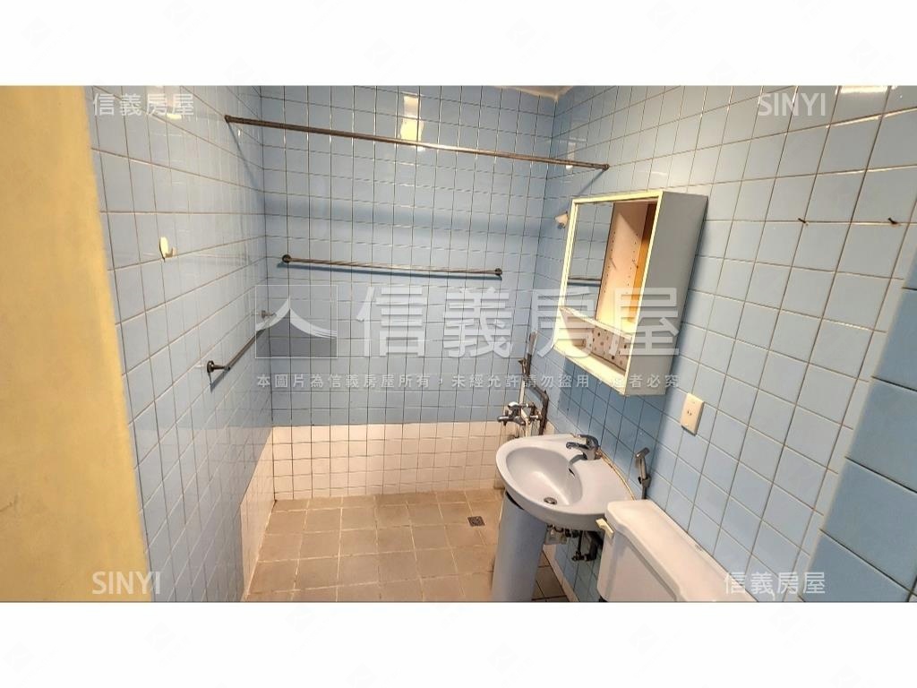 六張犁捷運黃金三樓房屋室內格局與周邊環境