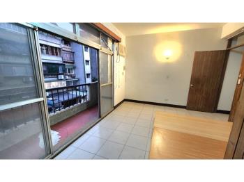 六張犁捷運黃金三樓