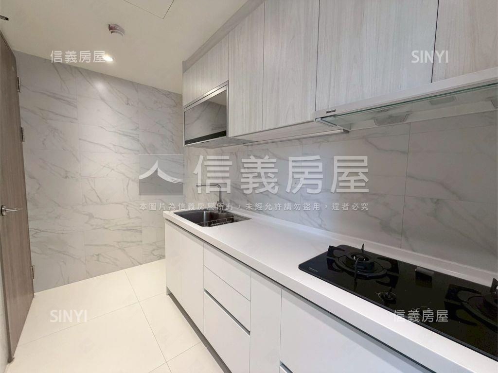 新美齊稀有Ｄ棟三房房屋室內格局與周邊環境