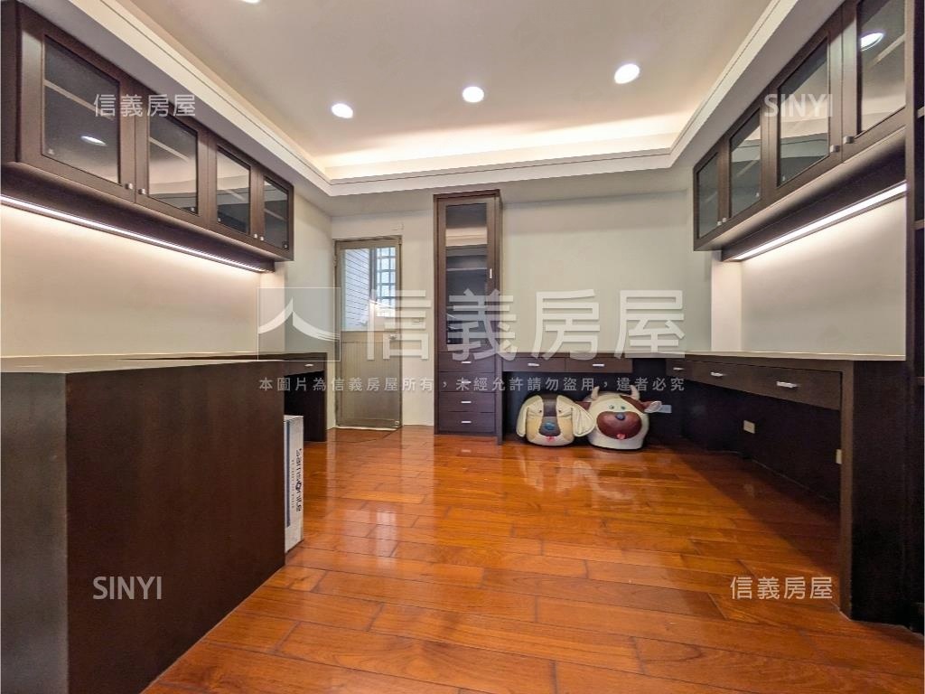 近園區坤山儷園美透天房屋室內格局與周邊環境