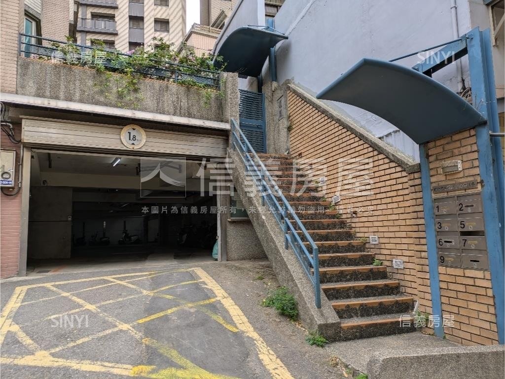 近園區坤山儷園美透天房屋室內格局與周邊環境