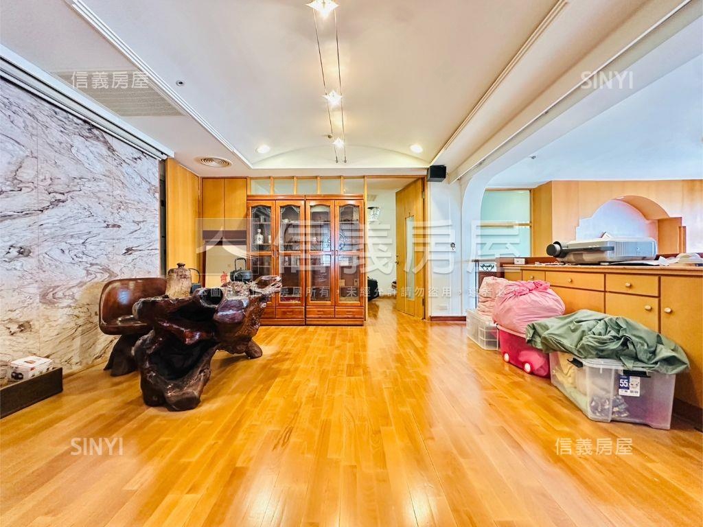 海景園中園★稀有樓中樓房屋室內格局與周邊環境