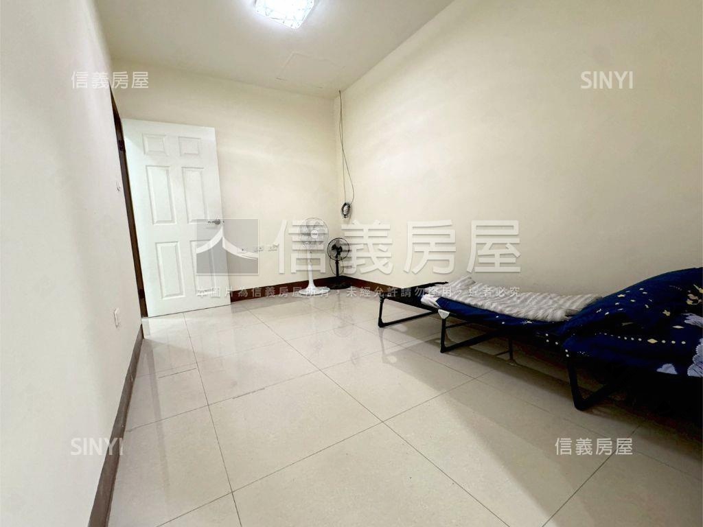 高雄站前商圈翻新美店面房屋室內格局與周邊環境