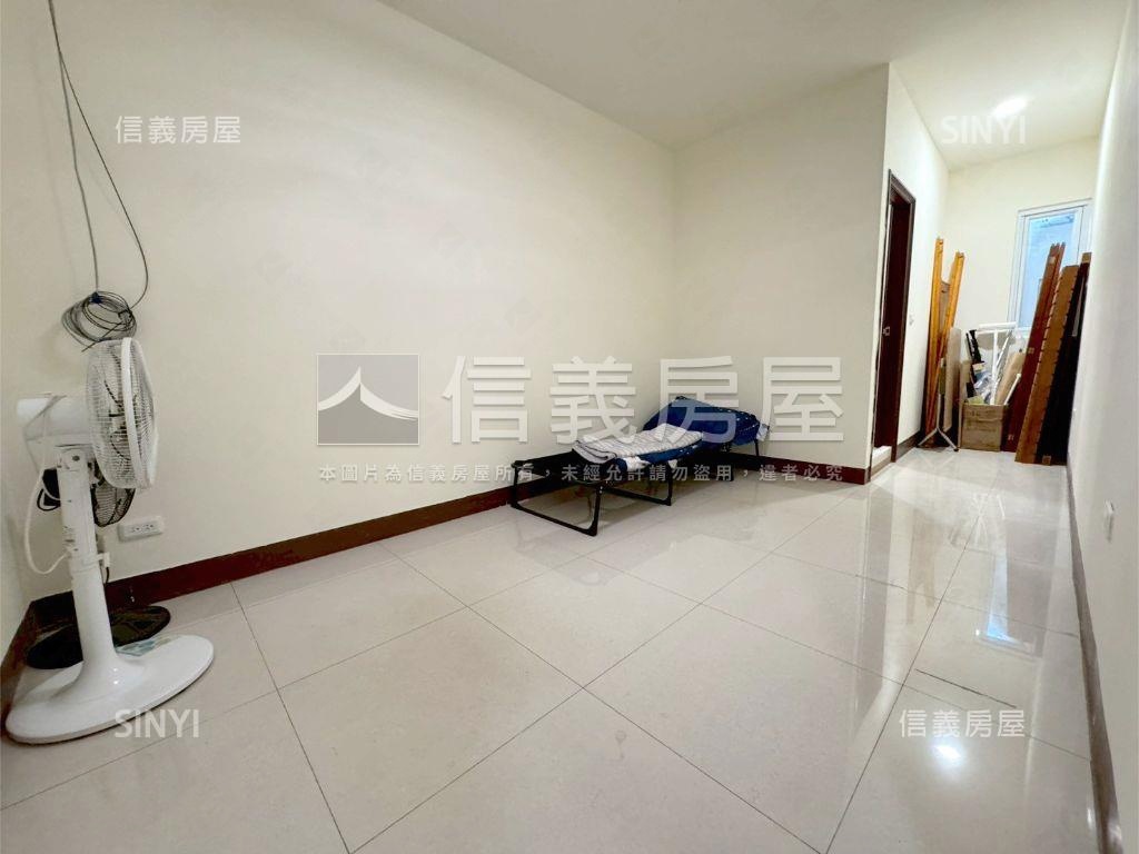 高雄站前商圈翻新美店面房屋室內格局與周邊環境