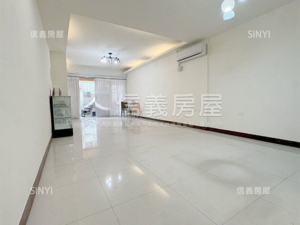 高雄站前商圈翻新美店面房屋室內格局與周邊環境