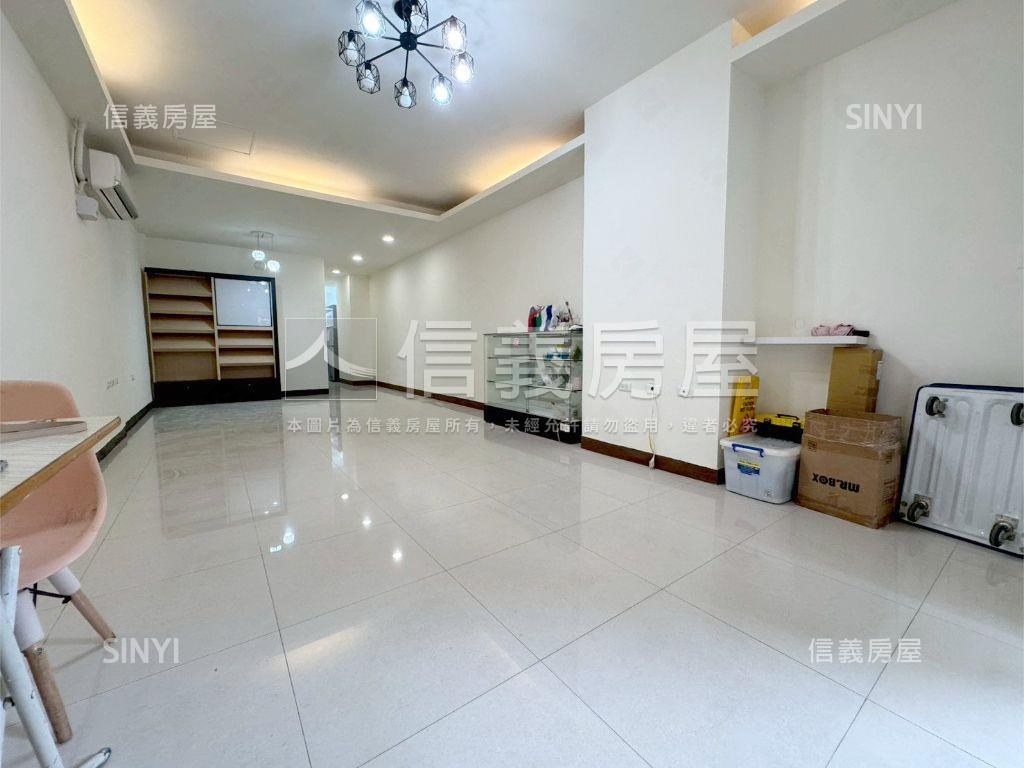 高雄站前商圈翻新美店面房屋室內格局與周邊環境