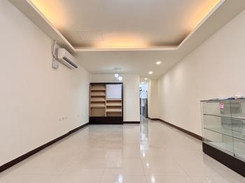 高雄火車站翻新質感店面