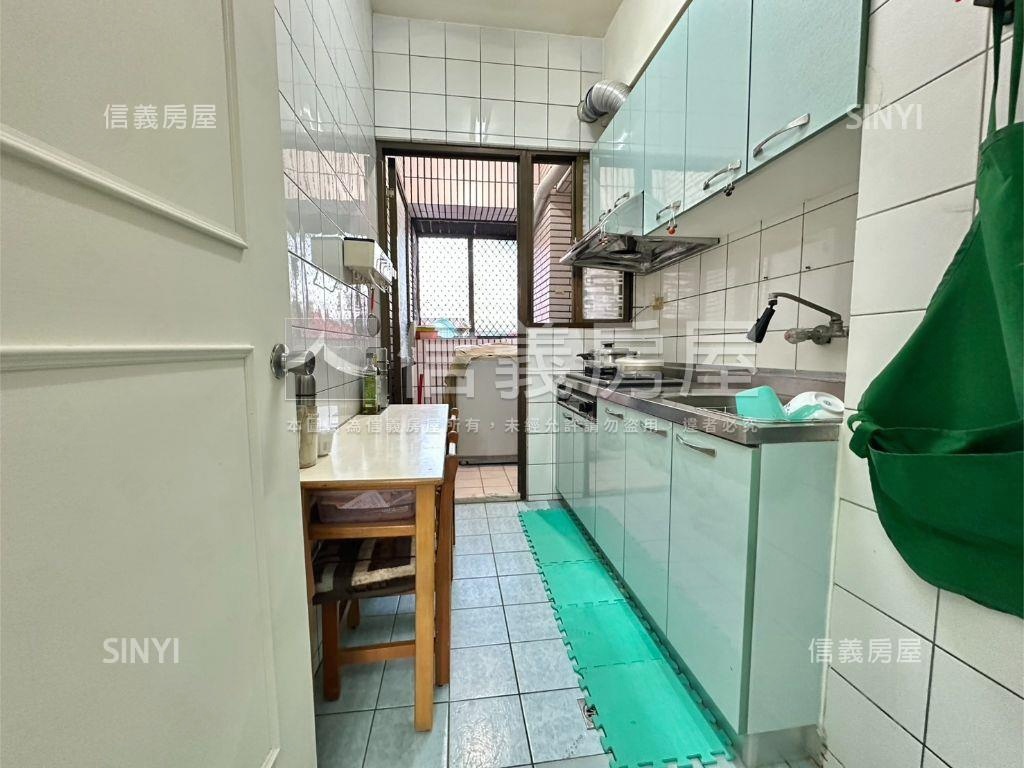 專任屋況極佳三房房屋室內格局與周邊環境