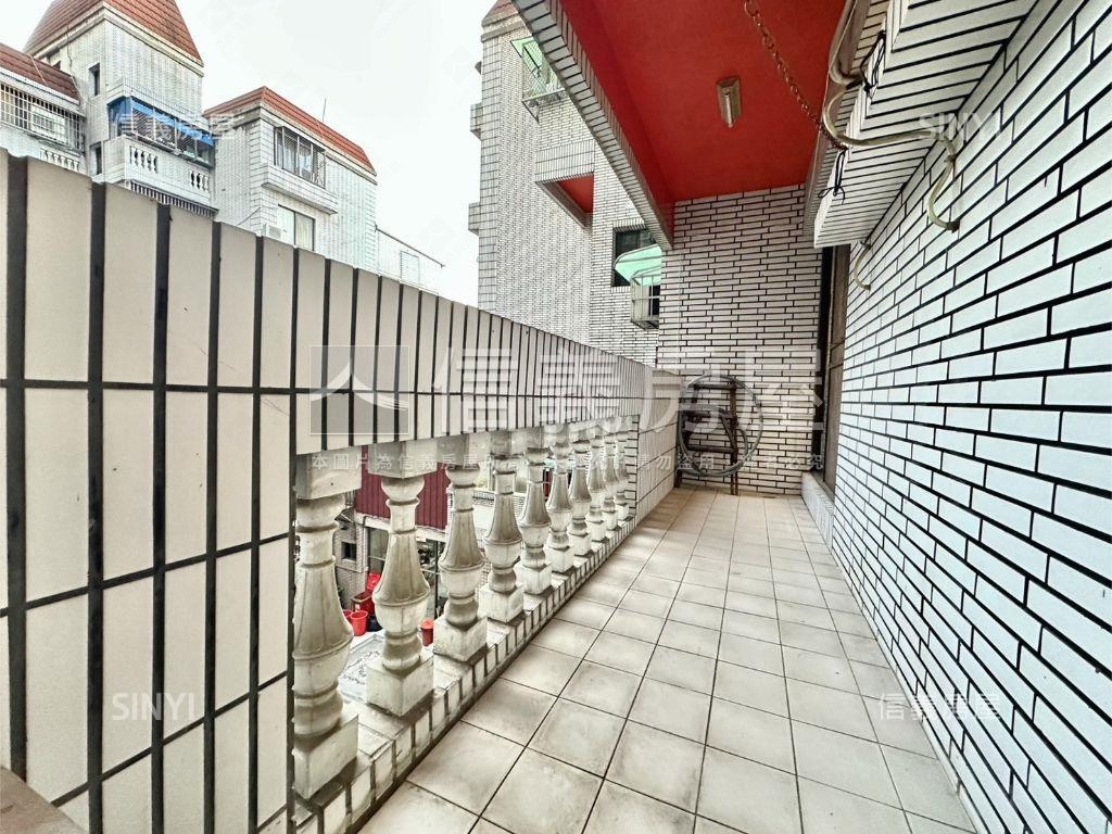 專任屋況極佳三房房屋室內格局與周邊環境