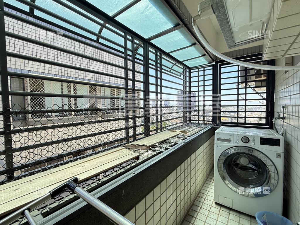 中西區採光工業風大兩房房屋室內格局與周邊環境