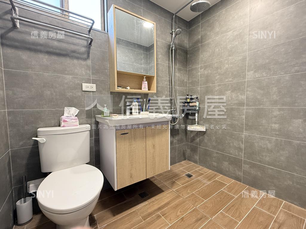 中西區採光工業風大兩房房屋室內格局與周邊環境