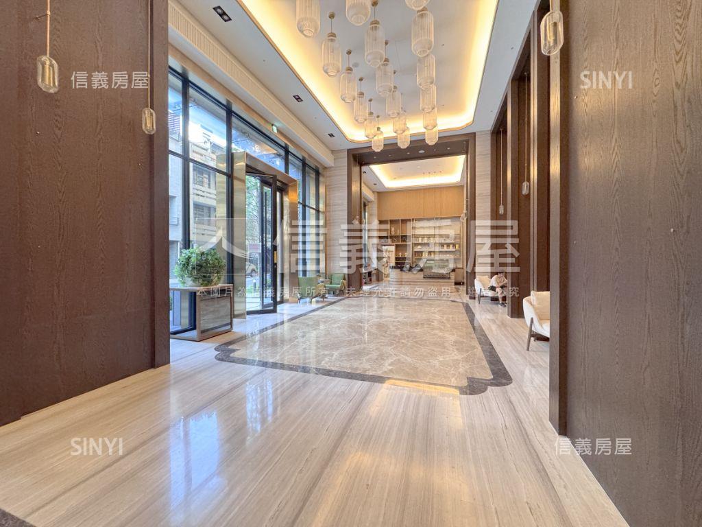 亞灣愛河高樓景觀兩房車位房屋室內格局與周邊環境