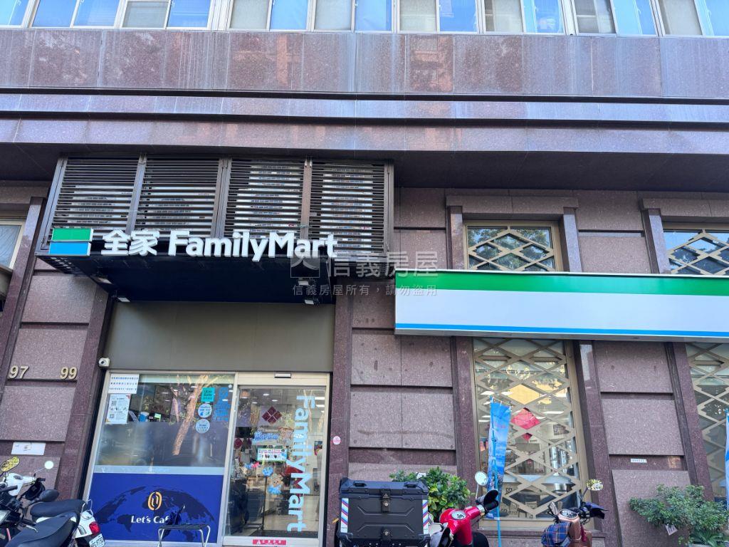 亞灣愛河高樓景觀兩房車位房屋室內格局與周邊環境