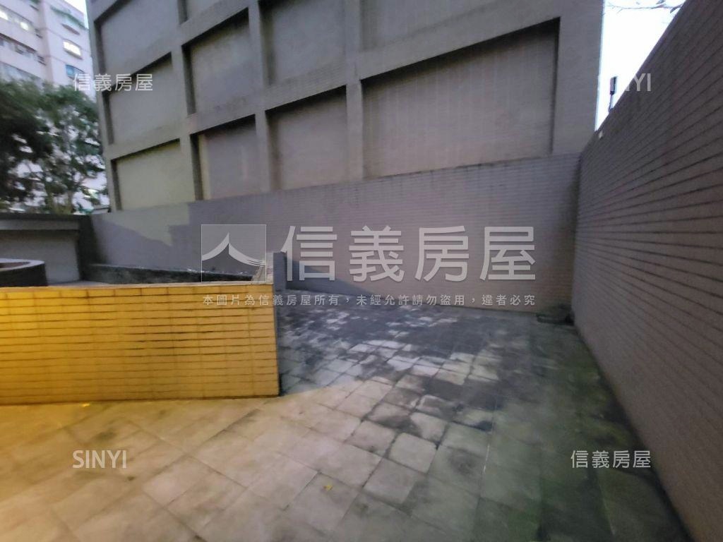 近林口高中席悅店面房屋室內格局與周邊環境