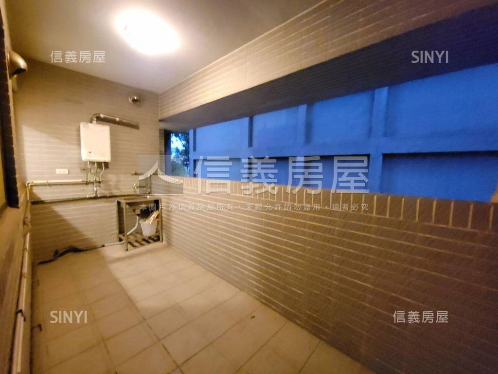 近林口高中席悅店面房屋室內格局與周邊環境