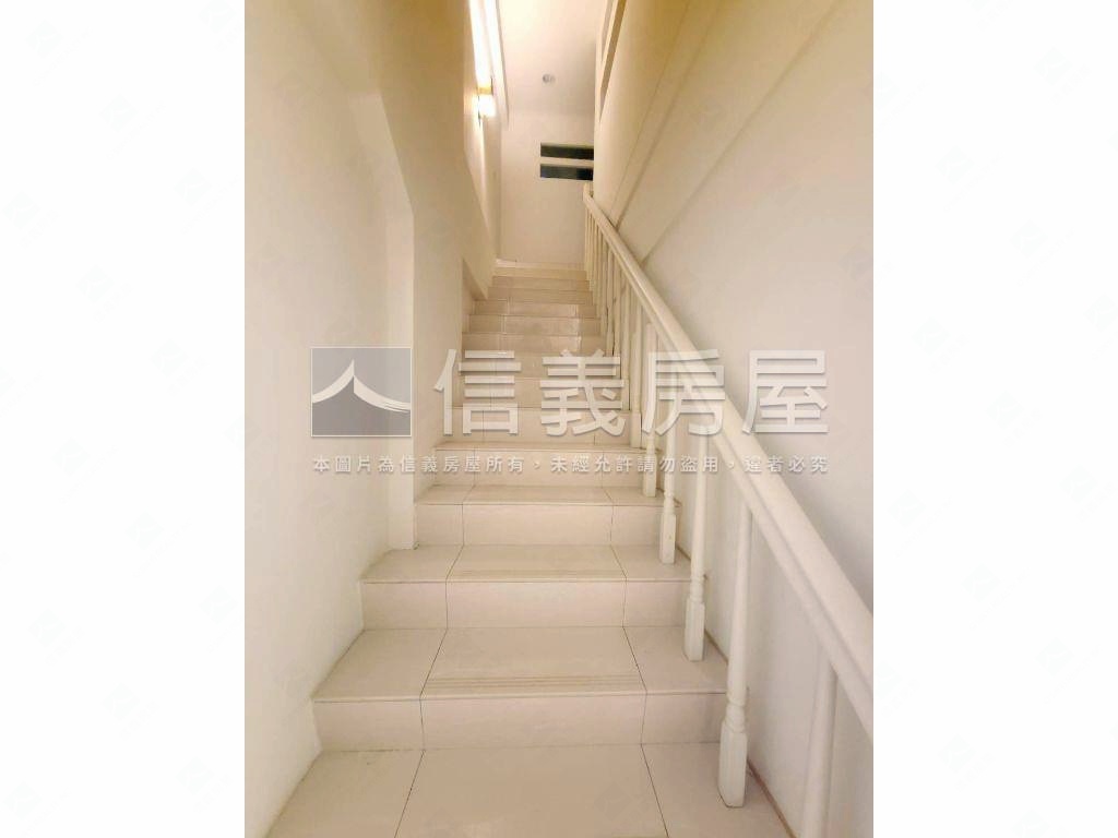 近林口高中席悅店面房屋室內格局與周邊環境