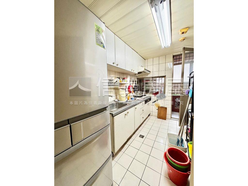 真善美雅緻４房房屋室內格局與周邊環境