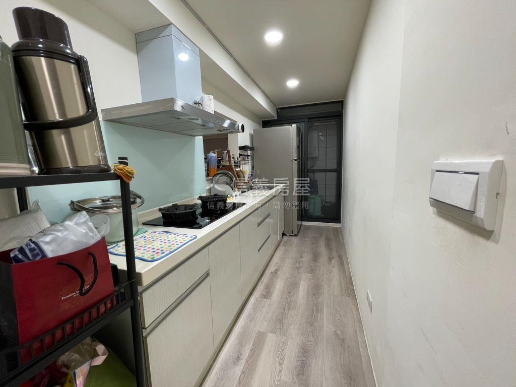 急！東區絕美電梯四房房屋室內格局與周邊環境