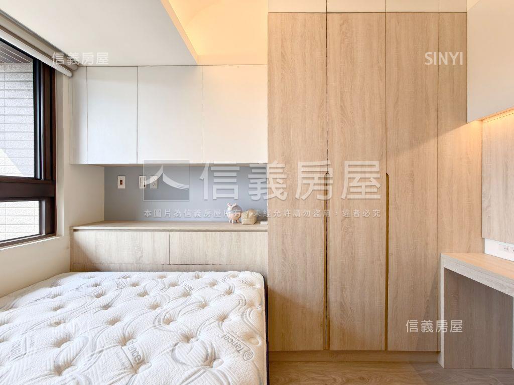 高樓後棟極靜，優質採光佳房屋室內格局與周邊環境