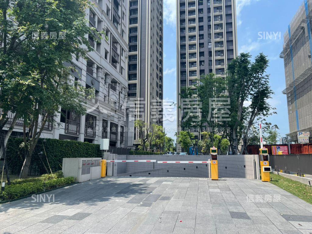 高樓後棟極靜，優質採光佳房屋室內格局與周邊環境