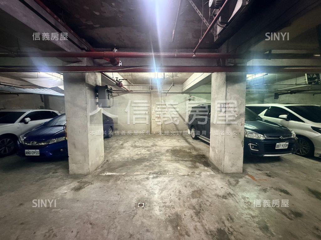 丹鳳捷運精美兩房車位房屋室內格局與周邊環境