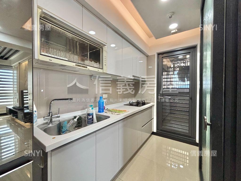 蓮潭景觀屋齡新稀有釋出房屋室內格局與周邊環境