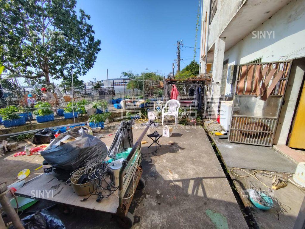 有庭院邊間方正透天房屋室內格局與周邊環境