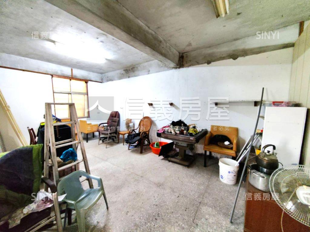 有庭院邊間方正透天房屋室內格局與周邊環境