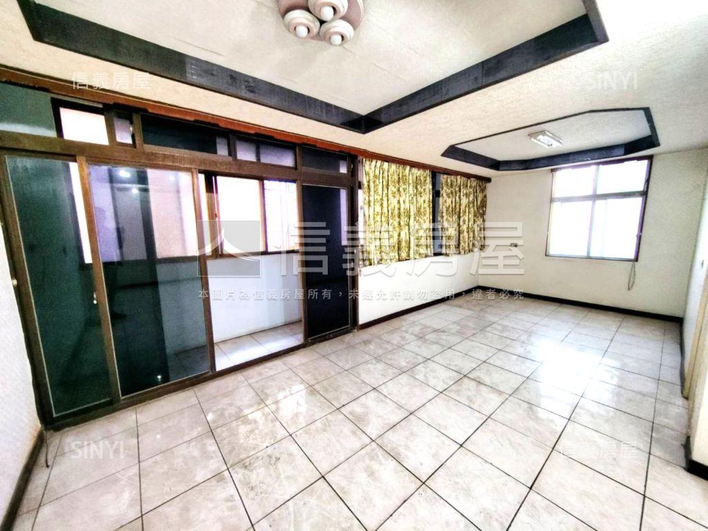 有庭院邊間方正透天房屋室內格局與周邊環境