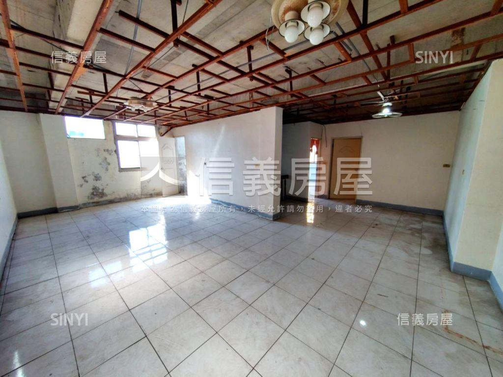 有庭院邊間方正透天房屋室內格局與周邊環境