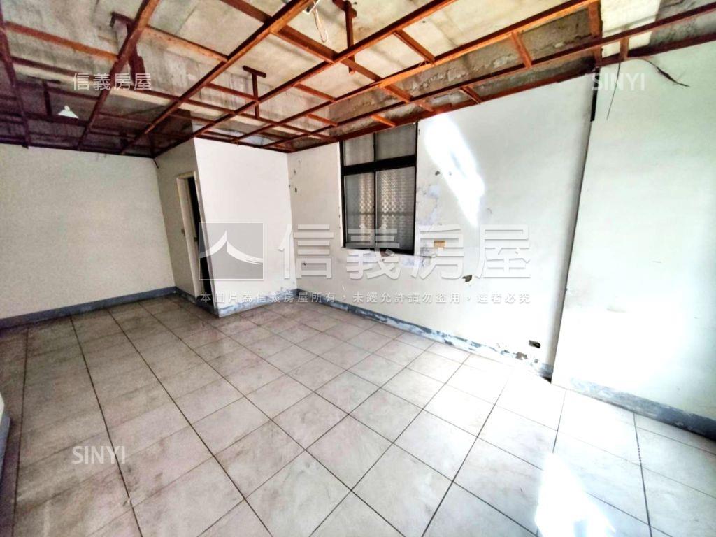 有庭院邊間方正透天房屋室內格局與周邊環境