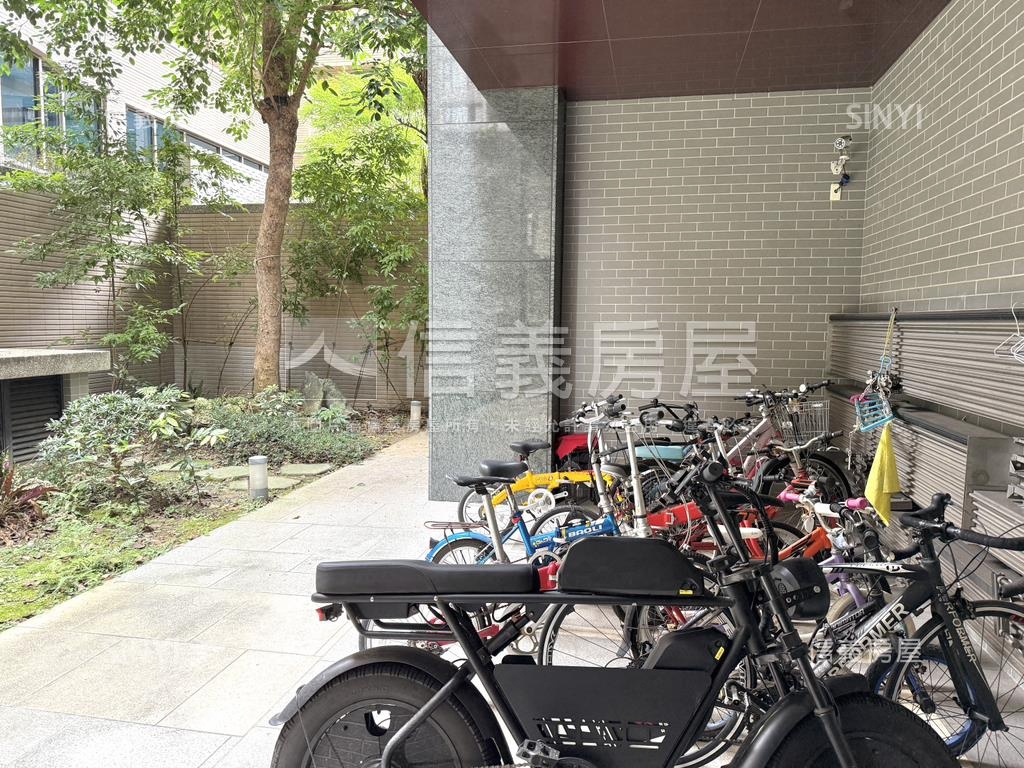 正美，綠意盎然即可入住房屋室內格局與周邊環境