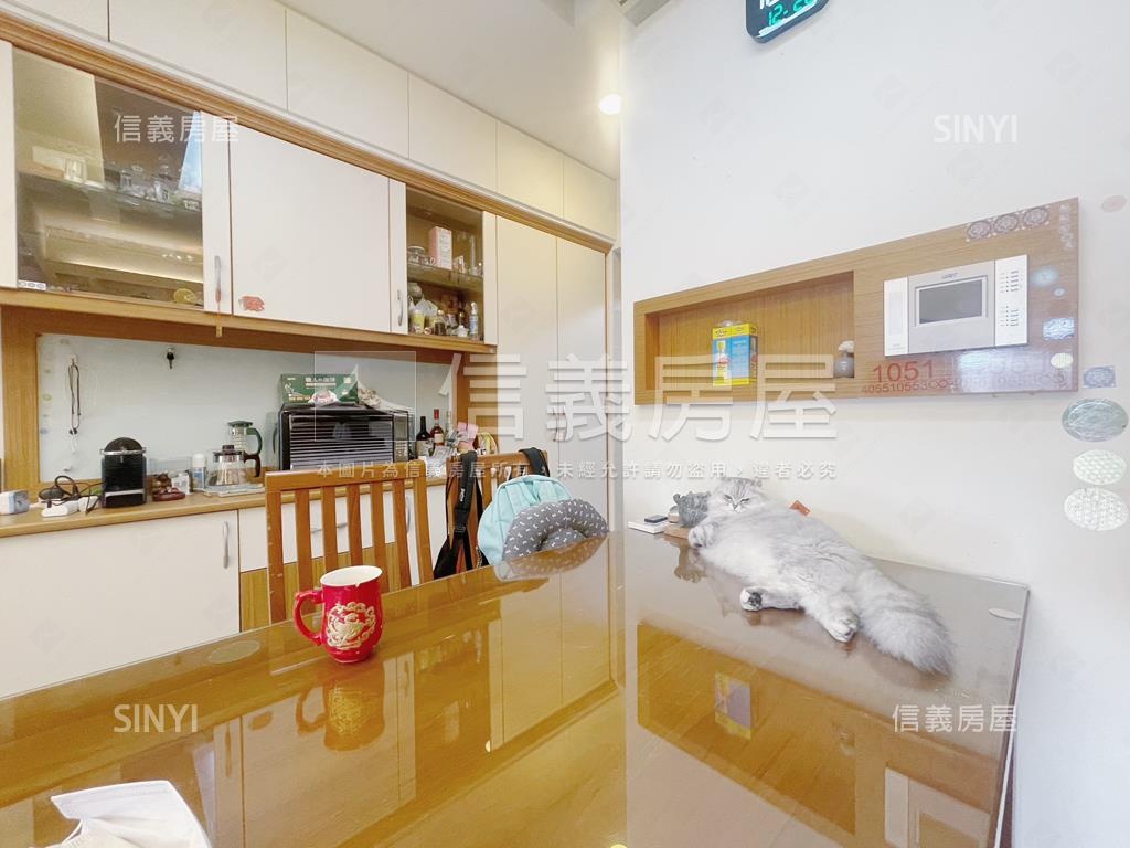 紫京城朝南景觀戶三房車位房屋室內格局與周邊環境