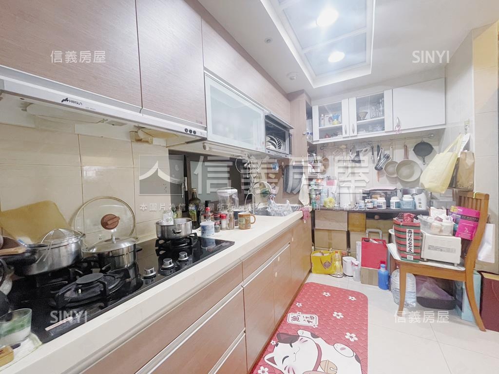 紫京城朝南景觀戶三房車位房屋室內格局與周邊環境