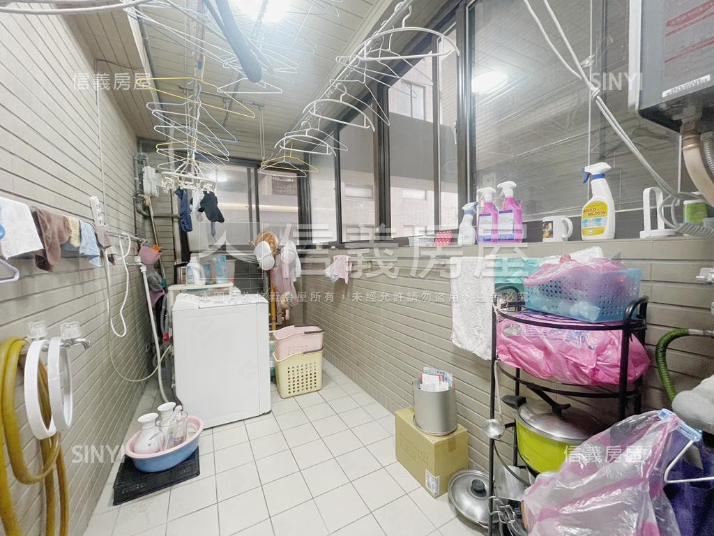 紫京城朝南景觀戶三房車位房屋室內格局與周邊環境