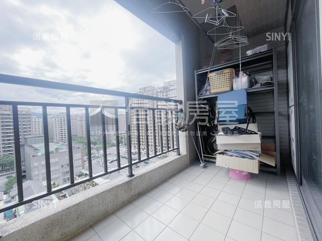 紫京城朝南景觀戶三房車位房屋室內格局與周邊環境