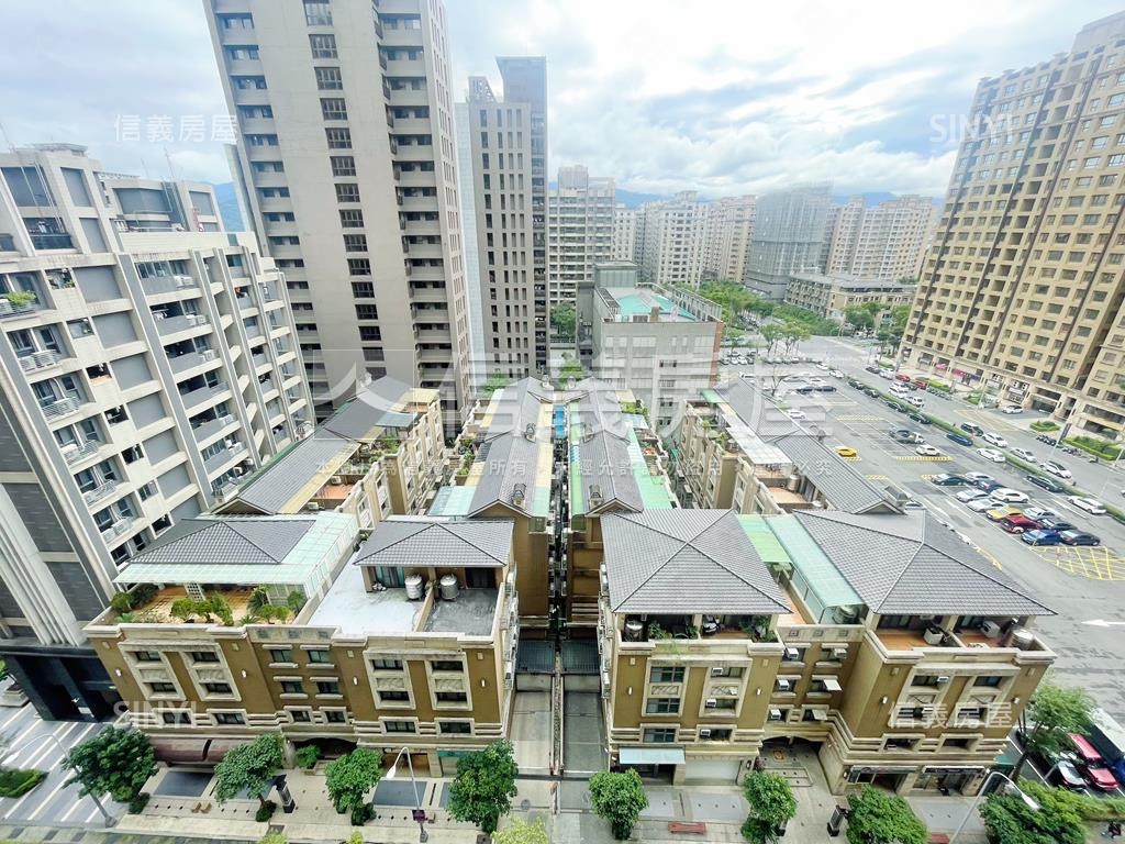 紫京城朝南景觀戶三房車位房屋室內格局與周邊環境