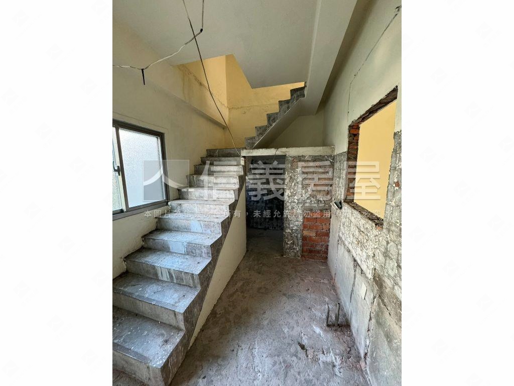 龍安路大空間透天房屋室內格局與周邊環境