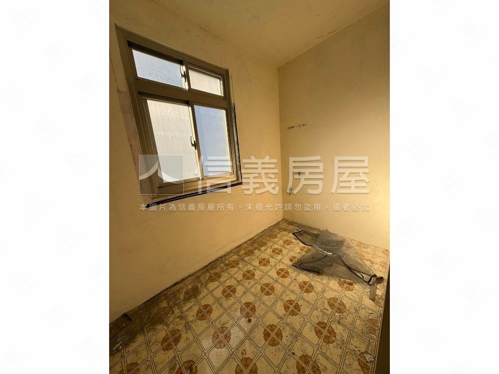 龍安路大空間透天房屋室內格局與周邊環境