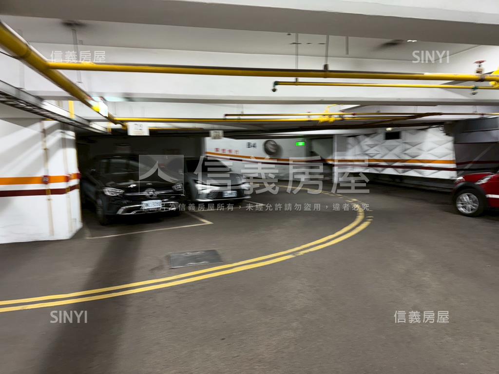 大統領經貿廣場車位房屋室內格局與周邊環境
