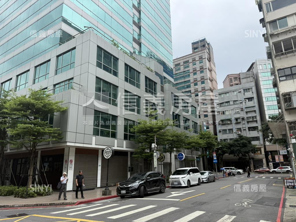 大統領經貿廣場車位房屋室內格局與周邊環境